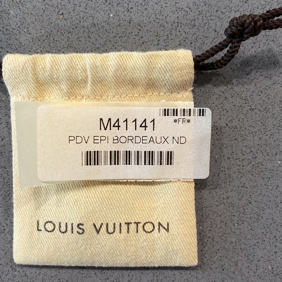 Authentic Louis Vuitton Epi satchel - Picture 15 of 16